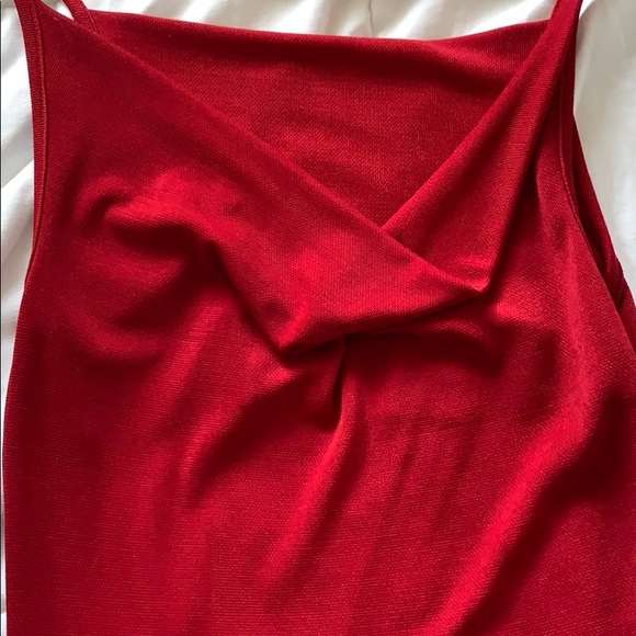 Red dress! - Picture 4 of 4